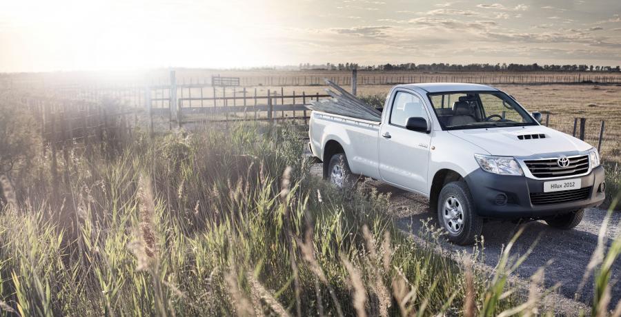  Toyota Hilux 2012 года  (фото 23 из 38)